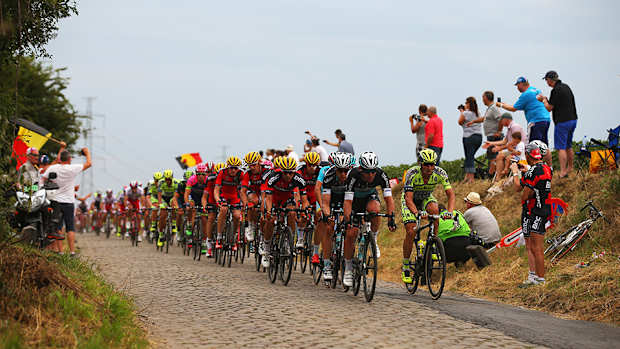 tour-de-france-stage-4-cobblestones-960.jpg
